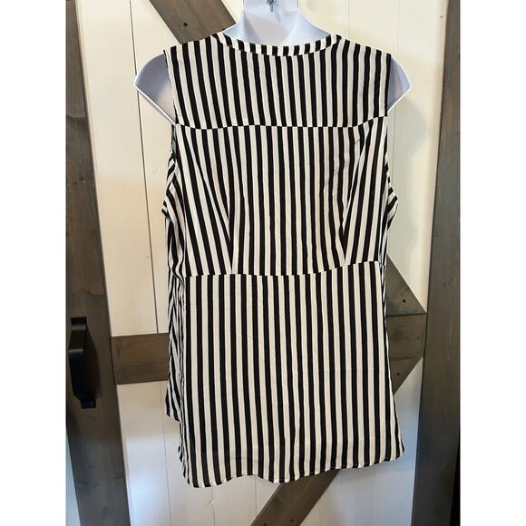 Torrid Black White Stripe Classic Georgette Tie Front Blouse Sleeveless Blouse 3 - Picture 3 of 5